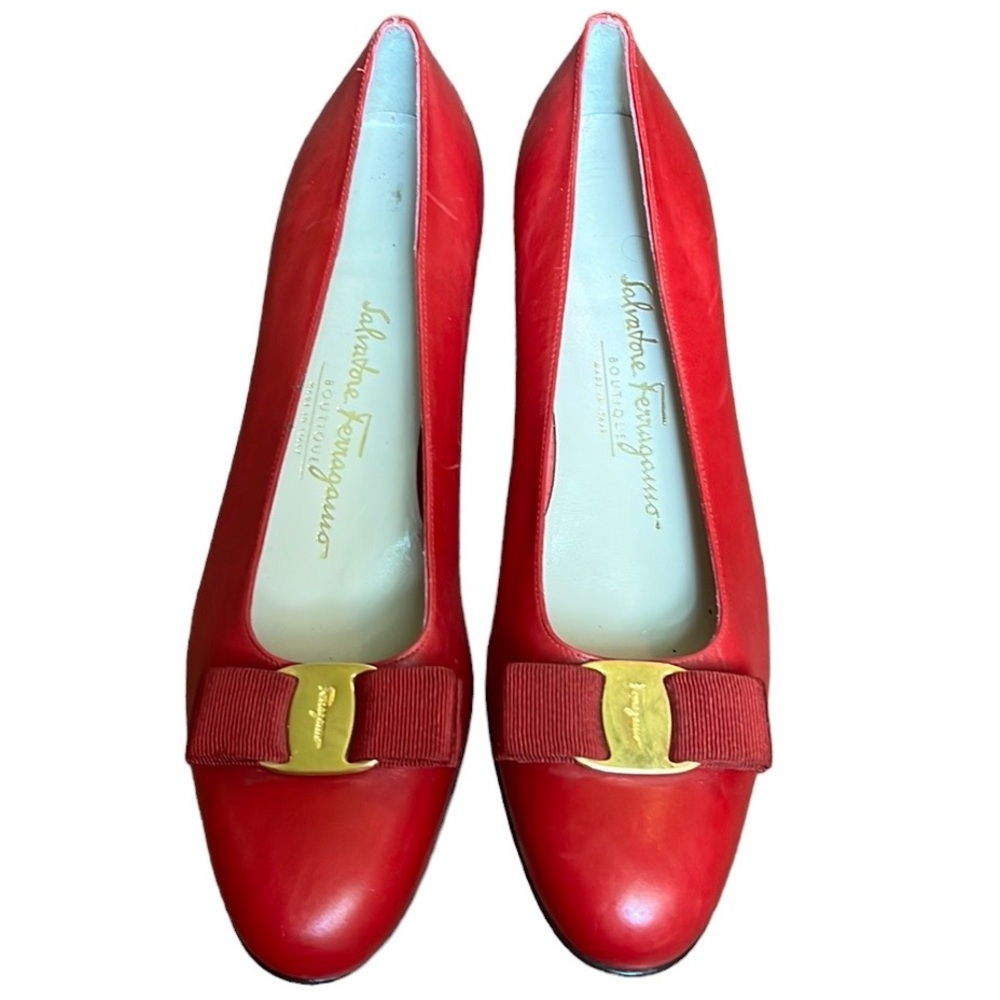 Salvatore Ferragamo Vara Lillaz Red Leather Kitten Heel Shoe. Like new. Size 9.5
